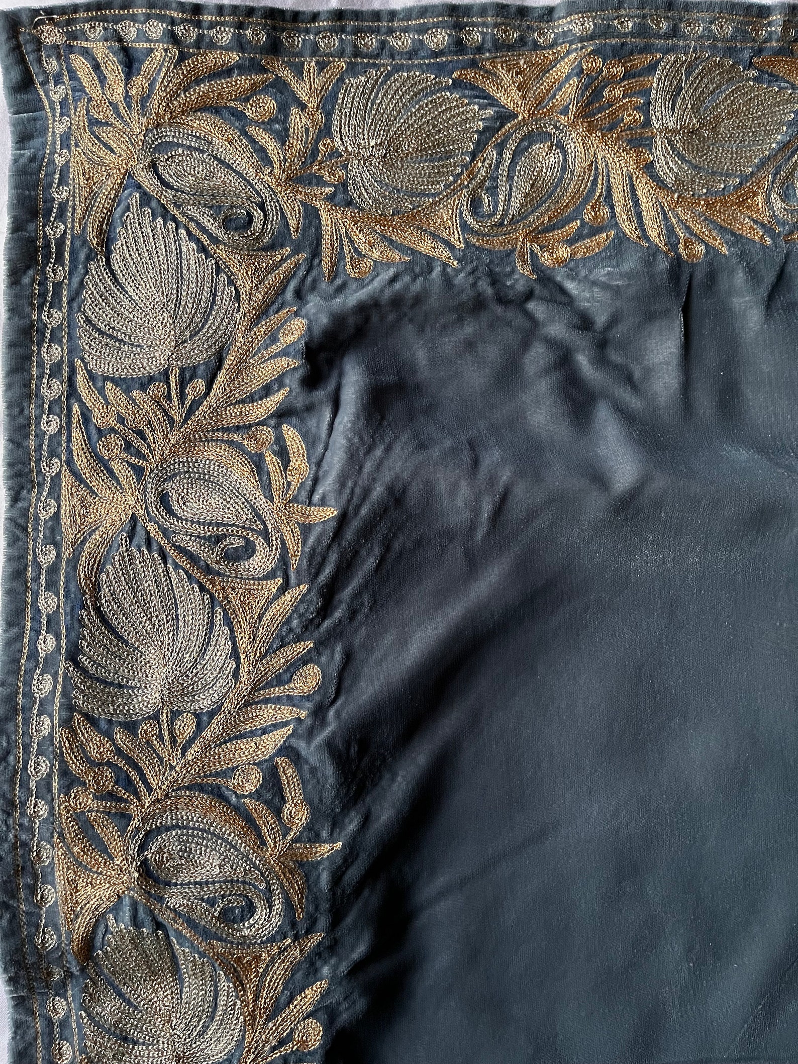 kashmiri velvet shawl