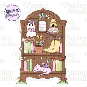 Puede incluir: Ilustración caprichosa de una estantería de madera llena de libros, un fantasma leyendo y un dragón durmiente. La estantería también presenta una colmena, herramientas de jardinería y botas de agua amarillas. El texto "Spring Book Club" es visible.