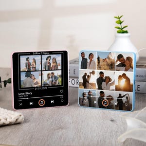 Puede incluir: Dos bloques de fotos personalizados, uno rosa y otro azul, cada uno mostrando m&uacute;ltiples fotos y el texto "Love Story" de Taylor Swift. El bloque rosa tiene los nombres "William & Sophia" y la fecha "21.01.2026".