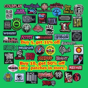 Könnte beinhalten: Eine Sammlung von gestickten Stoffaufnähern mit verschiedenen Bandlogos und grafischen Designs, darunter Coldplay, Deep Purple, Rammstein und Guns N' Roses. Das Bild enthält den Text Buy 5, get 35% off und Buy 10, get 50% off.