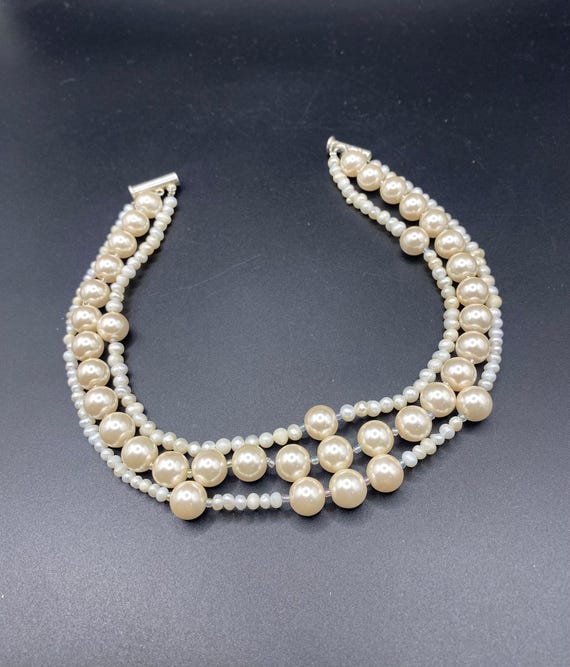 Elegant Faux Cream Pearl Necklace Like new | Mercari Elegant‎ Cream Pearl Necklace display picture 1
