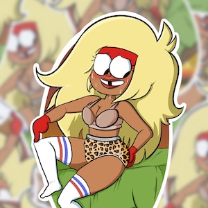 以下が含まれることがあります： レオパード柄の下着、茶色のブラジャー、赤と青のストライプの白い靴下、赤いボクシンググローブを着用した、長い金髪の女性を描いた漫画のイラスト。彼女は赤いヘッドバンドを頭につけた緑のベッドに座っている。