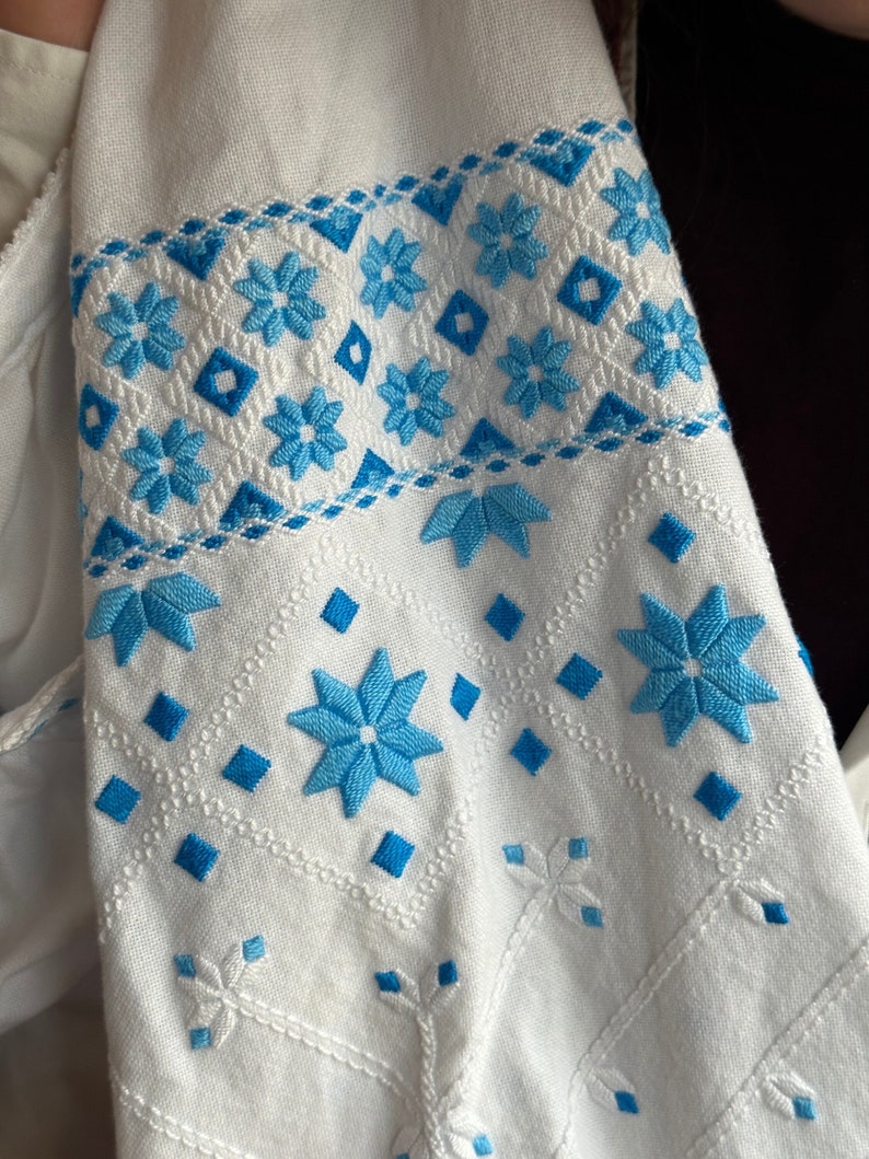 Вишита сорочка з українським орнаментом Вишиванка - Etsy