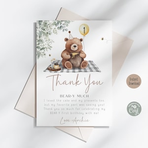Modelo de cartão de agradecimento de aniversário de urso verde editável 3,5x5", urso de pelúcia piquenique neutro Beary primeiro modelo de nota de agradecimento para impressão