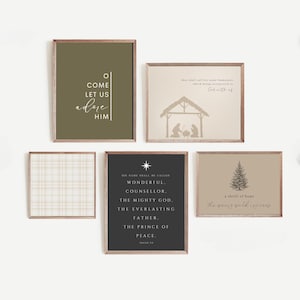 Op de afbeelding: Set van zes printbare kerstwandkunstprints met verschillende ontwerpen, waaronder een ruitpatroon, een silhouet van de kerststal, een kerstboom en een citaat over de geboorte van Jezus. De prints zijn in een minimalistische stijl met een neutraal kleurenpalet.