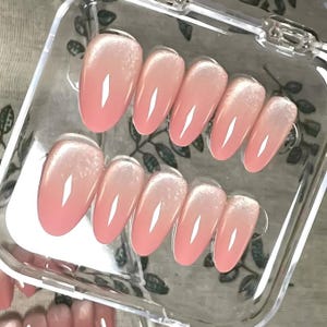 Handmade Light Pink & Silver Change Cat Eye Press On Nails Light Pink Nails Gradient Nails Cat Eye Nails Oval Nails Coffin Nails