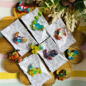 Crayones temáticos de Dino para bolsas de fiesta - Rellenos de bolsas de fiesta - Favores de fiesta - Niños dinosaurios - Regalos - Crayones - Tarjeta para colorear - Gracias -T-rex