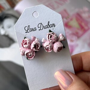 Peony stud earrings Mini peony bouquet earrings Small pink flower studs Soft romantic earrings Botanical earrings Realistic peony earrings