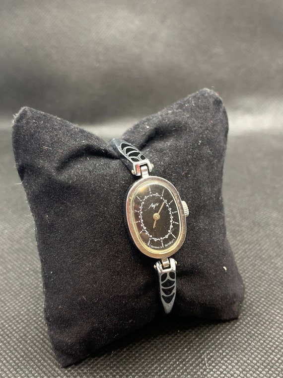 Vintage Women's Wristwatch Luch. Made in Belarus. 