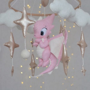 Dragon baby mobile, crib mobile, dragon theme nursery, Fantasy baby nursery Felt dragon Girl dragon mobile Pink dragon mobile Newborn gift