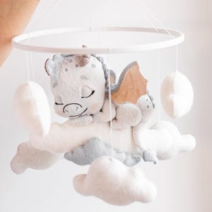 Dragon baby mobile, crib mobile, dragon theme nursery, Fantasy baby nursery  Gift for pregnancy neutral dragon mobile Newborn gift