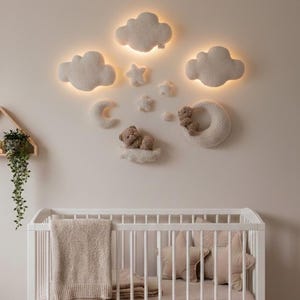 Peut inclure: Panneau en bois rustique avec l'inscription "Welcome to our home" en lettres blanches. Le panneau présente une finition vieillie et un design simple et accueillant, idéal pour un porche ou une entrée.