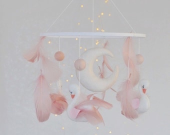 Babymobiel zwaan, roze kinderkamerdecoratie, kraamcadeau