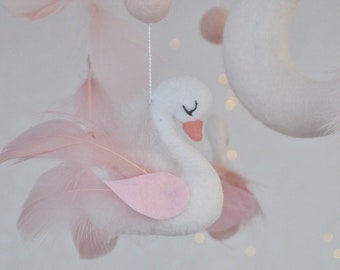 Babymobiel zwaan, roze kinderkamerdecoratie, kraamcadeau