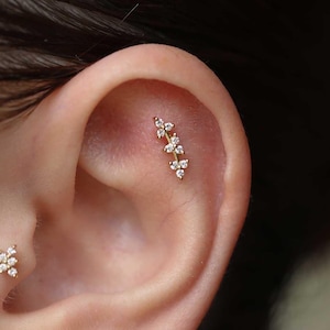 14K Gold Diamond Leaf Helix Earring, Diamond Cluster Cartilage Earring, Leaf Stud Earring, Diamond Conch Piercing, Tragus Cartilage Stud