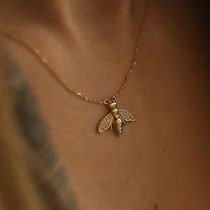 Gold Bee Necklace - 14K Solid Gold Bee Pendant - Bumble Bee Pendant Necklace - Bee Jewelry - Babyshower Gifts -  Gift for Her - Gold Pendant