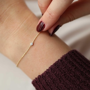 14K Gold Solitaire Diamant Armband - Lünette Set zierliche Diamant Schüttgut, minimalistisches winziges Diamantarmband, perfektes Geschenk für Sie - Charm