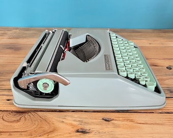 Machine à écrire Hermes baby