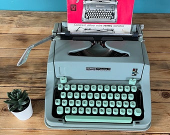 Media 3/3000 typewriter