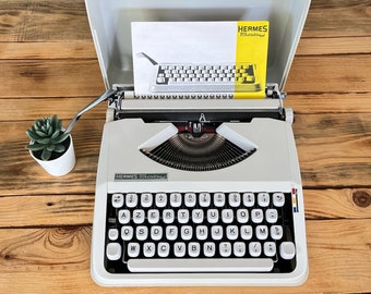 machine à écrire Hermes baby blanche
