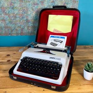 Japy P.951 typewriter - vintage typewriter