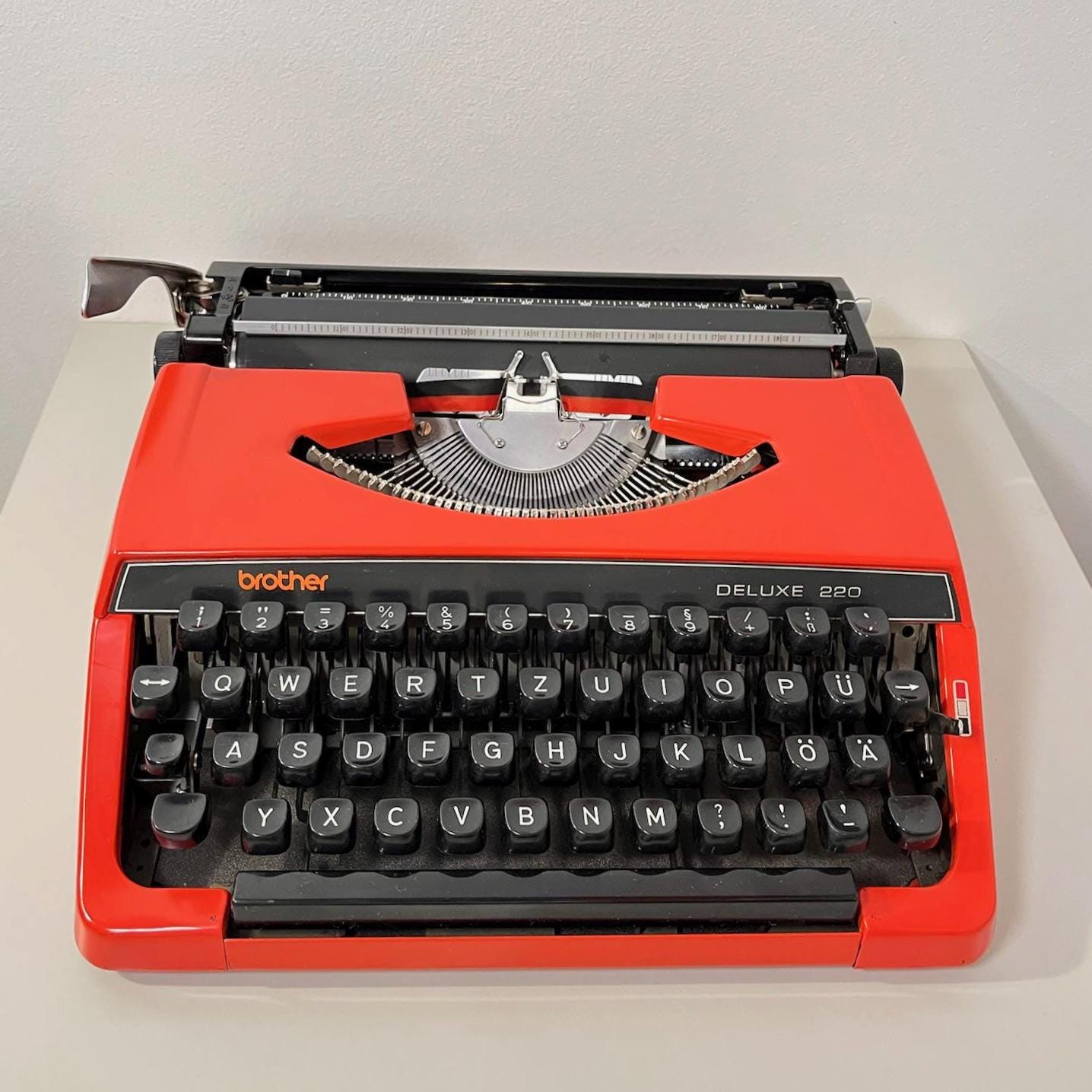 Typewriter Brother Deluxe 220 タイプライター Vintage Brother Deluxe 220 Typewriter - Khaki Green - QWERTY