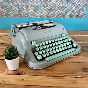 Hermes Media 3 Typewriter - Vintage Typewriter