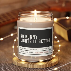 Świeca sojowa zapachowa No Bunny Lights It Better – prezent wielkanocny