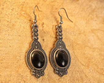 Boucles d'oreilles faites mains marocaines plaqué argent avec une pierre noire / Bijou oriental bohême chic boho hippie