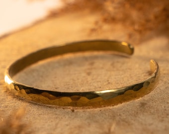 Moroccan open half bangle bracelet in smooth and hammered brass gold | Adjustable rigid minimalist simple cuff