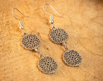 Boucles d'oreilles faites mains marocaines en argent pièce médaillon trèfle à 4 feuilles / Bijou oriental berbère bohême chic boho hippie