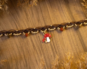 Forest mushroom macrame choker in gold | Simple bohemian hippie boho chic macrame choker necklace