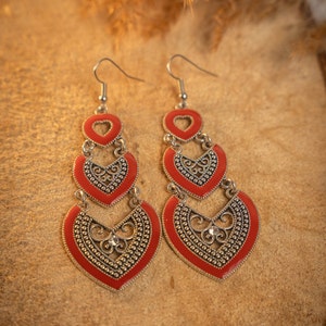 Handmade Moroccan Berber silver earrings, heart-shaped, in blue, red, and black. Elegant oriental bohemian chic jewelry zdjęcie 6