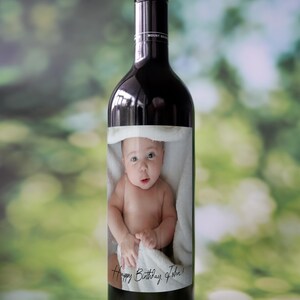 Baby Geburtstag Party Favor, personalisierte Geburtstag Weinetiketten mit Foto, Geburtstagsparty Weinetikett, Geburtstag Cheers, Neugeborenes Geschenk