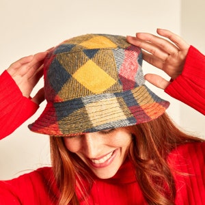 Cappello da pescatore in lana trapuntata: accessorio invernale per le attività all&#39;aperto