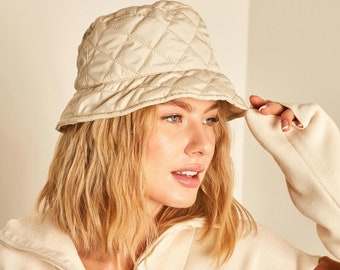Gesteppter Fischerhut in Beige: Winter Outdoor Accessoire