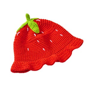 Gorro de fresa de crochet hecho a mano, lindo gorro de pescador de fresa para mujer, gorro rojo de punto suave, gorro único con temática de frutas, gorro de invierno acogedor