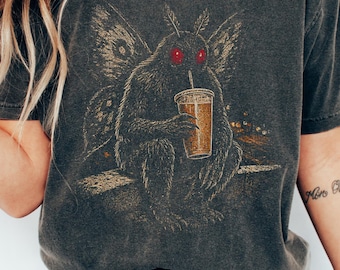 Camiseta divertida de Mothman, camiseta con estampado de críptido vintage, colores de confort paranormal