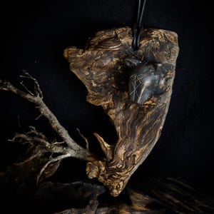 Colgante de pared con espíritu / Decoración pagana de lobo / Talismán animal chamánico