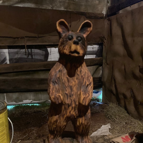 Chainsaw carved bear