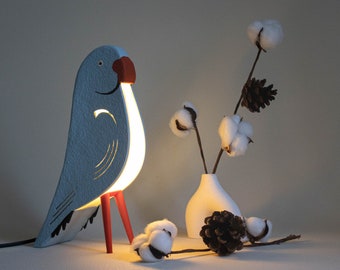 Lampada da scrivania pappagallo blu con collo ad anello, lampade da tavolo in cartapesta, regali per la nuova casa, regalo per gli amanti degli uccelli, regalo di Natale, Upcycle, Recyling