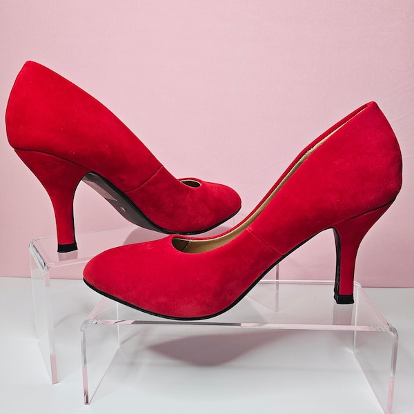 Suede Mid Heel Court Shoe (Red)