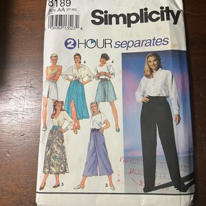 Simplicity 8139, vintage 1992 sewing pattern. Misses’ split skirt in two lengths, pants or shorts and skirt, size petite-medium