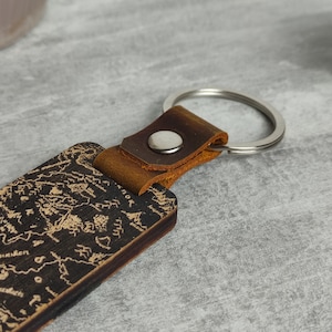 Personalisierte Holz und Leder Schlüsselanhänger, Birkenholz Schlüsselanhänger,LOTR Mittelerde Karte Schlüsselanhänger