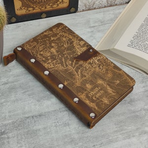 Journal enveloppé en bois et cuir, journal personnalisé à monogramme, carte du Seigneur des anneaux de la Terre du Milieu
