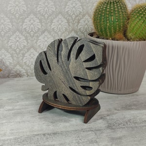 Engraved Wooden Coasters Set with Monstera Leaf Design, Tropical Plant Decor, Housewarming Gift, Eco-Friendly Home Decor