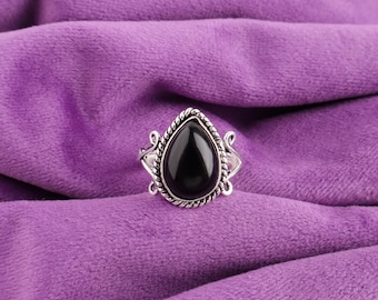 Black Tourmaline Ring / Sterling Silver Ring / Rhodium vermeil / Healing Gemstone / Gifts for her / Emerald Cut / Black Tourmaline Dainty
