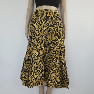 Vintage midi skirt yellow patterned skirt Size Small 28 inch waist UK 10