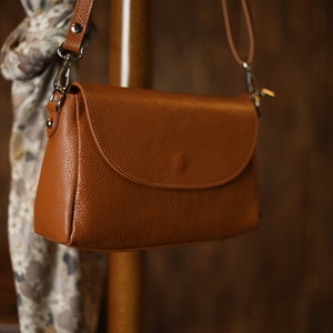 Sac de nuit femme, sac avec large bandoulière, sac à bandoulière cuir femme, sac banane pour maman, sac à bandoulière, cadeau Saint-Valentin