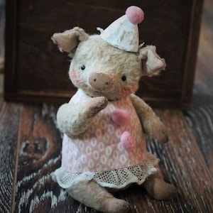 PDF Sewing Pattern for  6,5 inch Vintage Pig "Circus Artist"